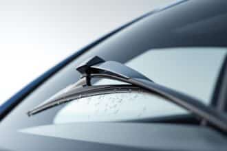 découvrez notre balai essuie-glace spécialement conçu pour peugeot 3008 iii. optez pour la qualité et assurez une visibilité optimale en toutes conditions.