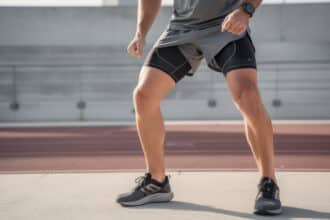 découvrez le boxer sport gainant pour homme actif, alliant confort et maintien optimal. parfait pour améliorer vos performances et votre silhouette lors de toutes vos activités sportives.