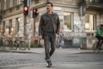 découvrez les secrets du style à berlin que seuls les habitants maîtrisent : conseils authentiques pour adopter un look unique et branché dans la capitale allemande.